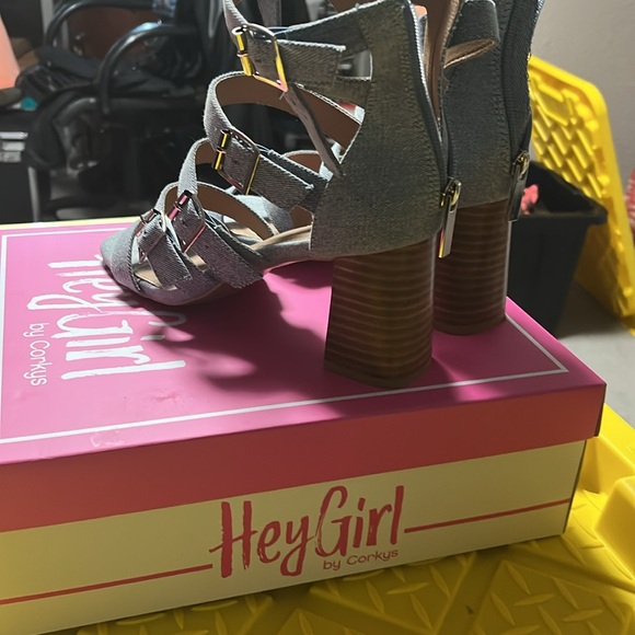 Denim buckle up, high healed sandals - Picture 4 of 6